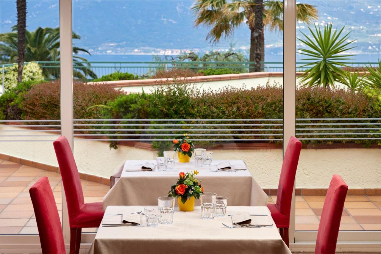 Hotel Royal Village Limone sul Garda Exterior foto