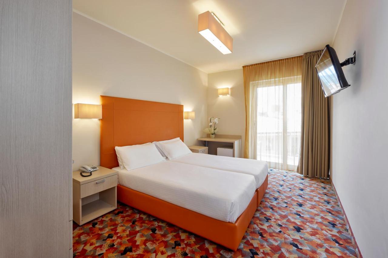 Hotel Royal Village Limone sul Garda Cameră foto
