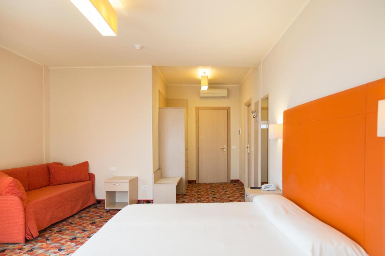 Hotel Royal Village Limone sul Garda Cameră foto