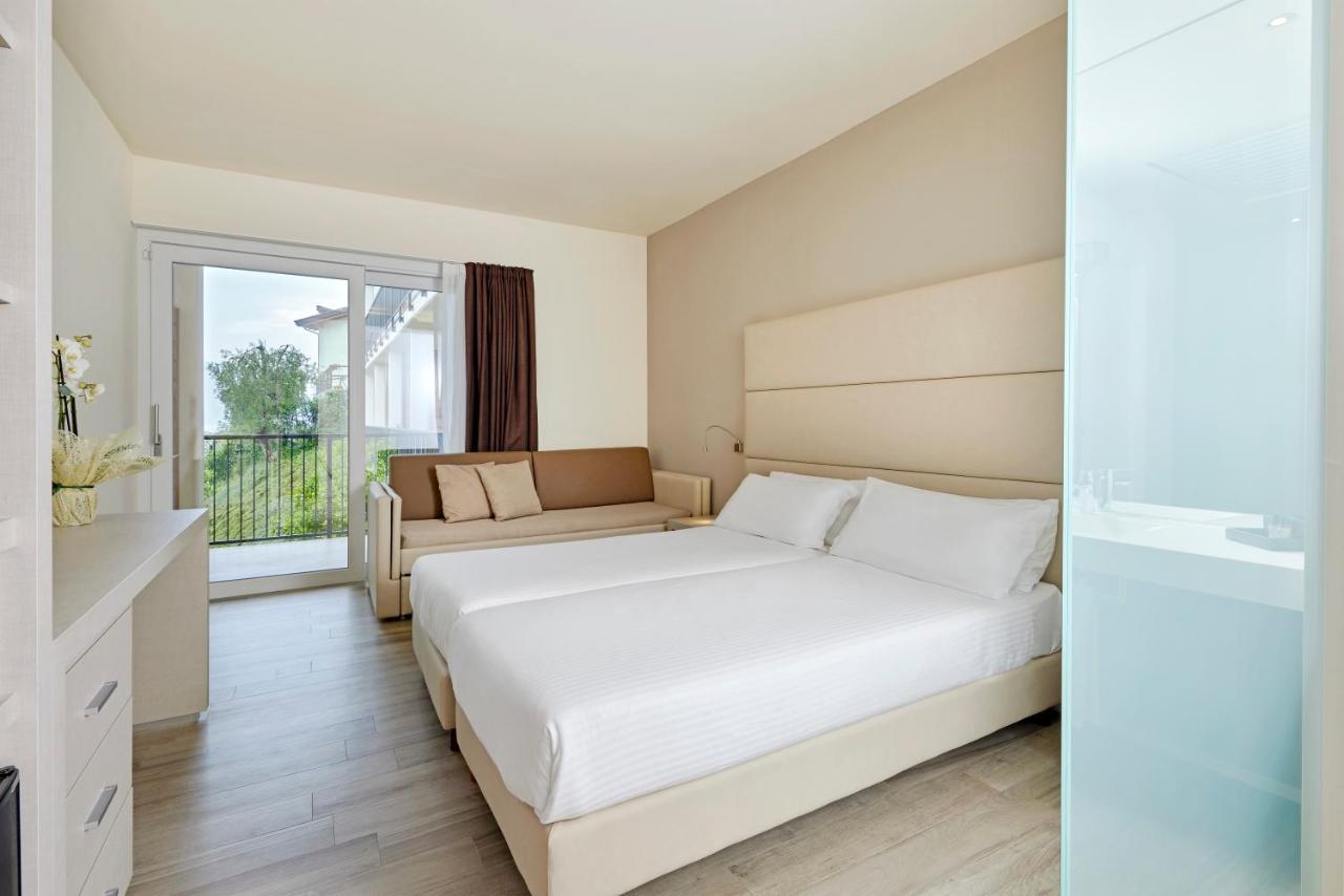 Hotel Royal Village Limone sul Garda Exterior foto