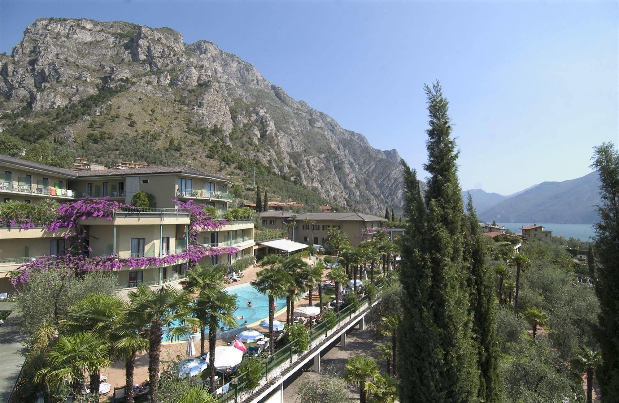 Hotel Royal Village Limone sul Garda Exterior foto