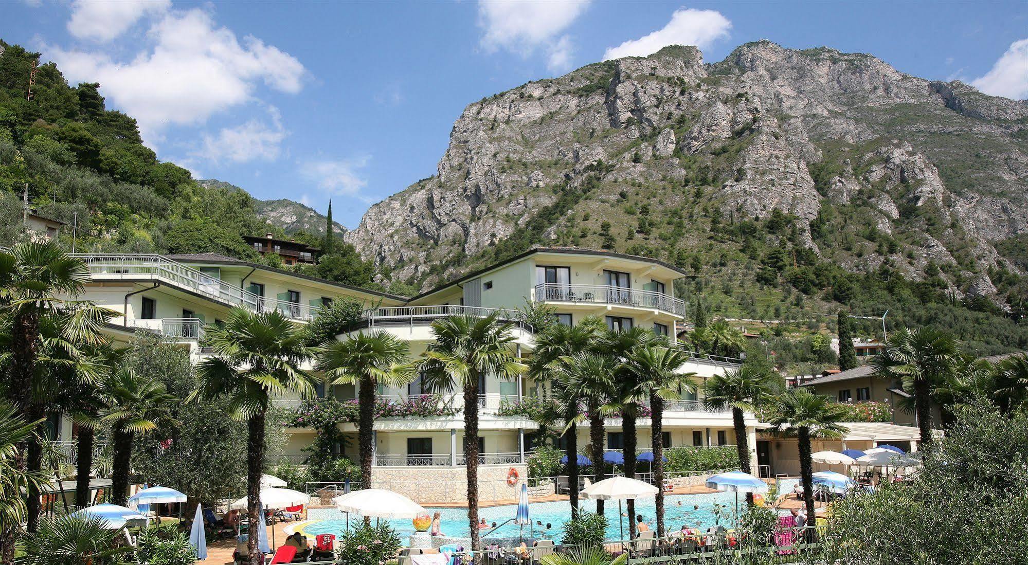 Hotel Royal Village Limone sul Garda Exterior foto