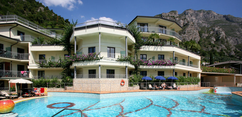 Hotel Royal Village Limone sul Garda Exterior foto