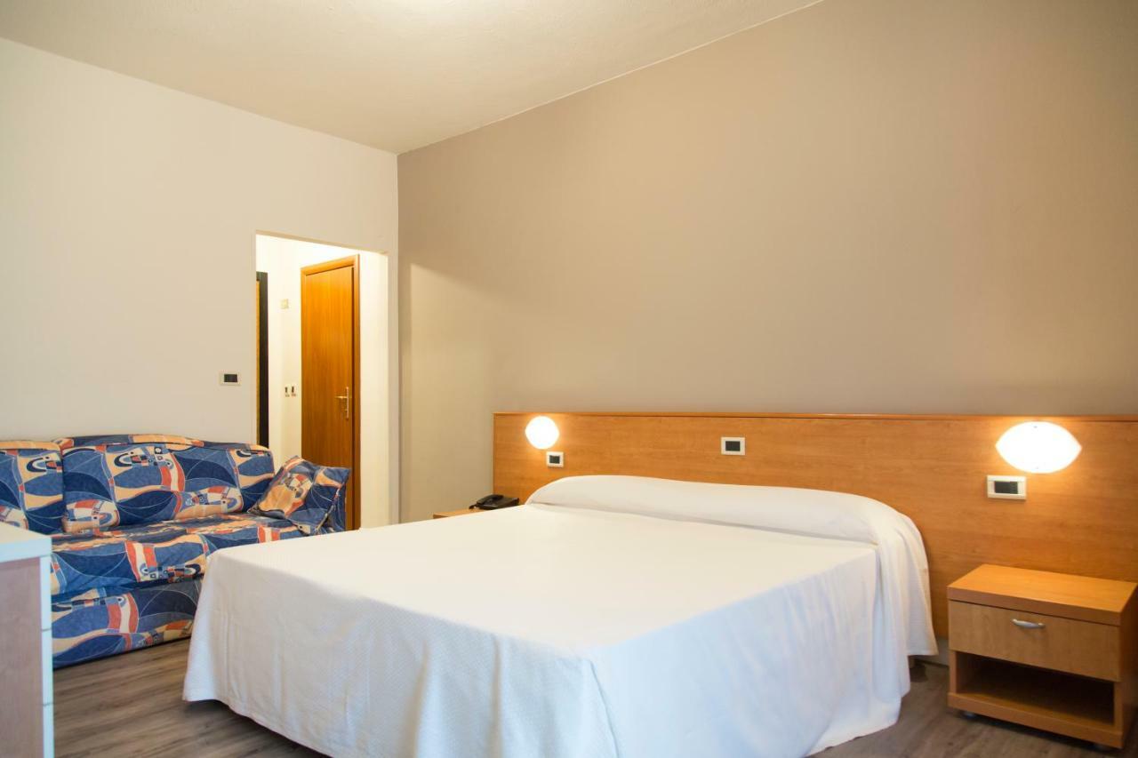 Hotel Royal Village Limone sul Garda Exterior foto