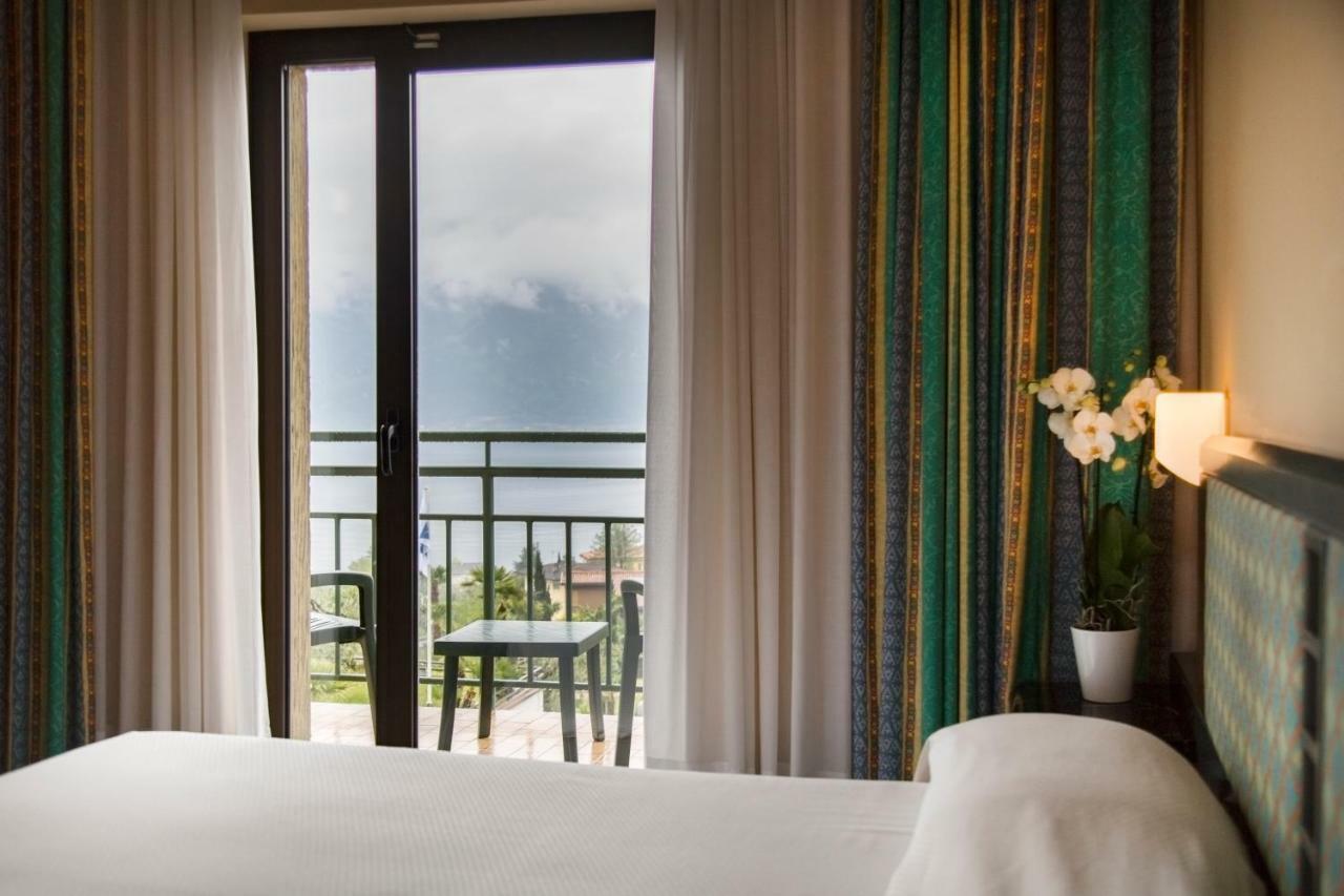 Hotel Royal Village Limone sul Garda Exterior foto